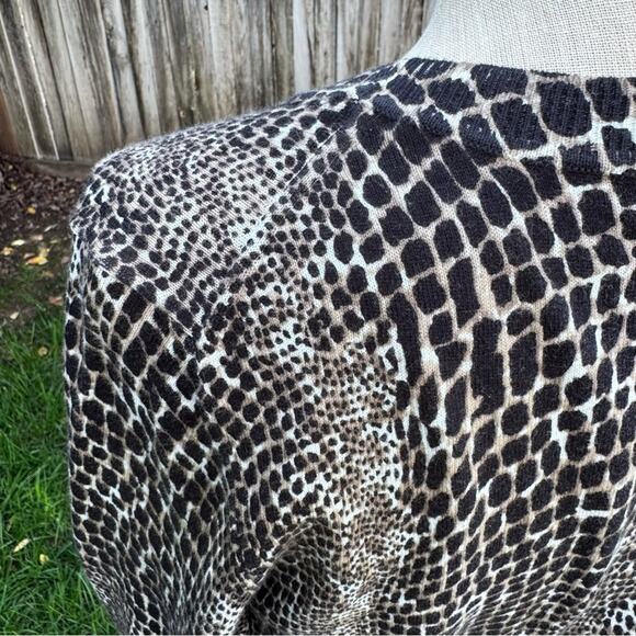 Banana Republic Factory Animal Print Crew Neck Light Sweater Women's Size M NWT - Picture 5 of 9